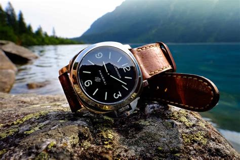 Review: Panerai PAM000 Base Logo Watch Review